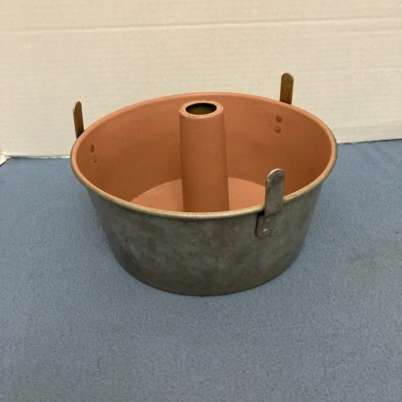 VTG Mirro Aluminum One Piece Angel Food Cake/Bundt Tube Pan - M-5304-50‎