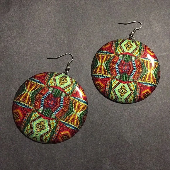 Patterned disc earrings