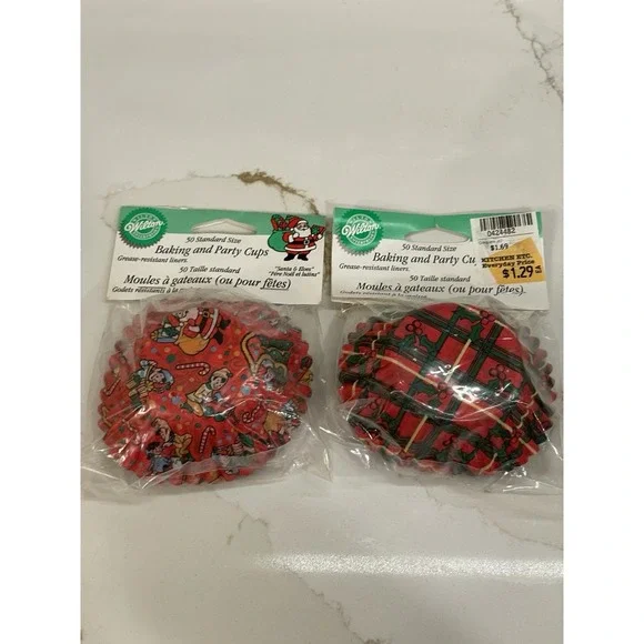Vintage Cupcake Liners Christmas Set of 2 Wilton 1995 Red Green Retro Plaid‎ Elf