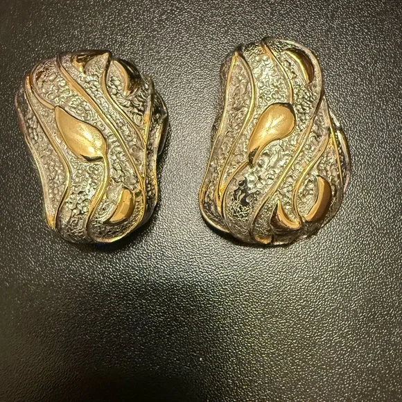 Vintage Alexis Kirk Elegant Two-Tone Clip-On Earrings - Gold‎ & Silver Finish