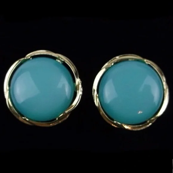 Vintage 1960s Lisner Blue Lucite & Gold Tone Screw Back Earrings‎