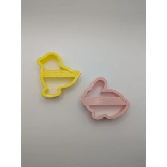 Vtg Fox Run‎ Easter Cookie Cutters Pink Bunny Yellow Chick Plastic Baking Tools