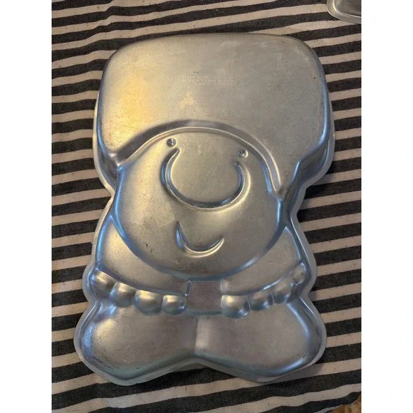 Vintage 1978 Wilton Ziggy Aluminum Cake Pan  Character Baking Mold 13.5in