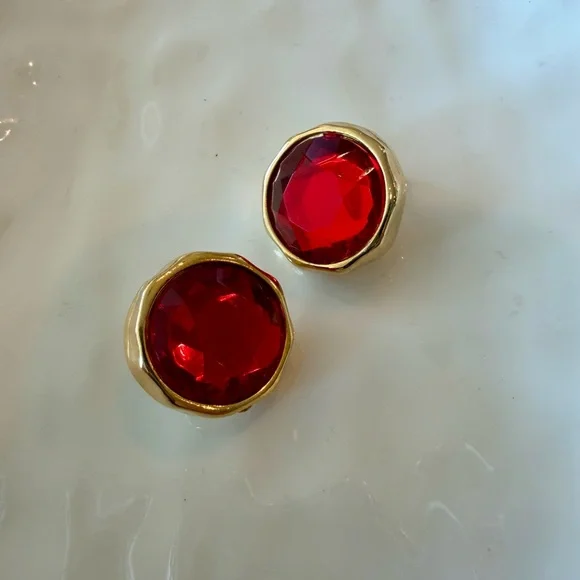 Vintage 90s Red Cabachon button earrings