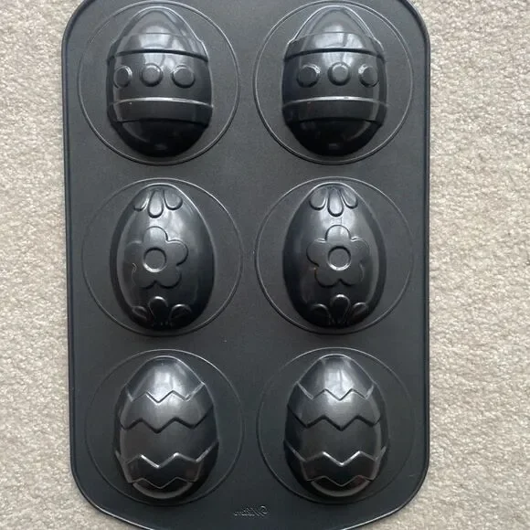 Wilton 6 Cavity Egg Mini Cake Pan!