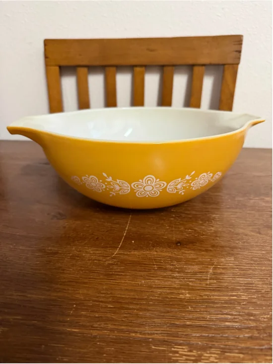 Vintage Pyrex 444 Butterfly Gold Cinderella Mixing Bowl 4 Quart Yellow White Cor