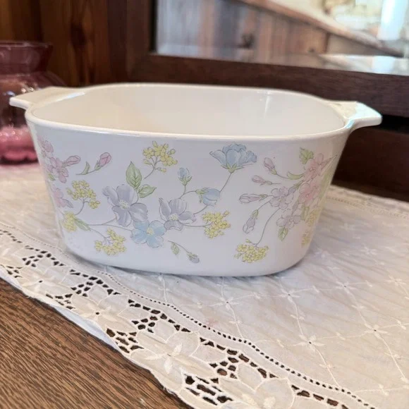 Corning Ware English Meadow Casserole Dish 3 Liter White Floral A-3-B Excellent‎