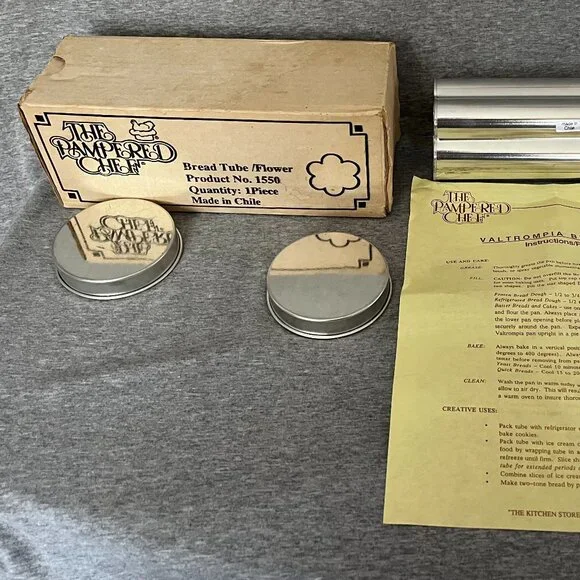 Pampered Chef Bread Tube #1550 Flower with Box
