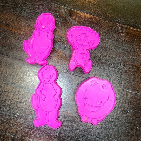 4 PC Vintage Wilton‎ Barney The Dinosaur Baby Bop Purple Cookie Cutters 1993
