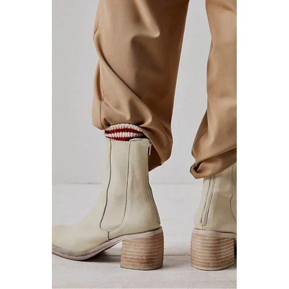 Free People Essential Chelsea Low Boot Sandy Beige 2