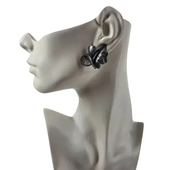 Vintage Silver Tone Leaf Clip-On Earrings | Sculptural Vine | 1.54