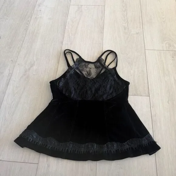 FREE PEOPLE ellie velvet top size M