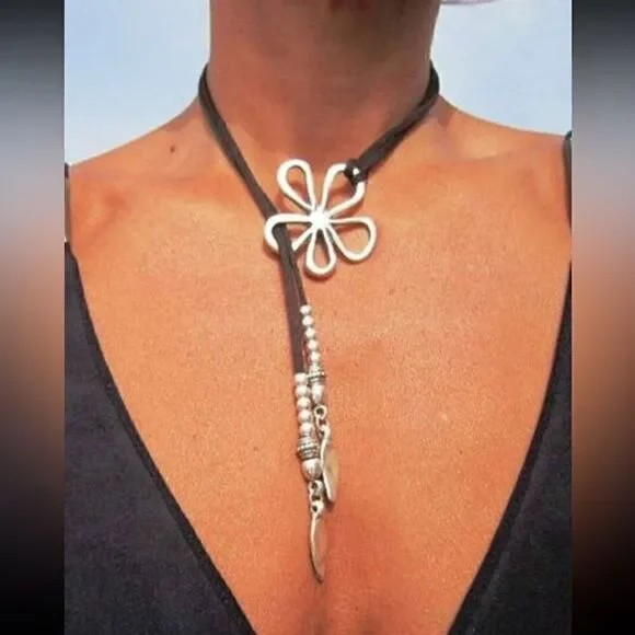 Silver flower pendant  S212