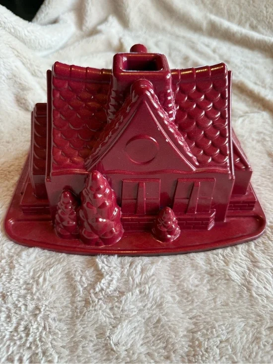 NordicWare Gingerbread House Bundt Pan
