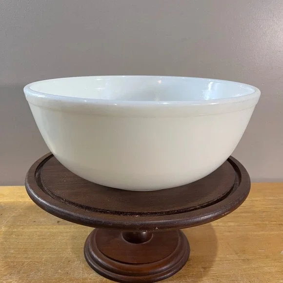 Vtg Pyrex True Opal White 404 Mixing Bowl 4 Qt Milk Glass Round Nesting