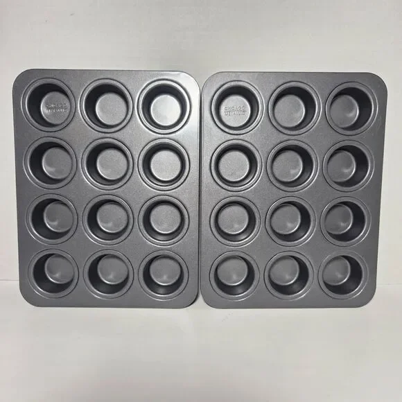 NEW Lot of 2 Chicago Metallic 12-Cup Muffin Pans Non-Stick Heavy Duty Cupcake