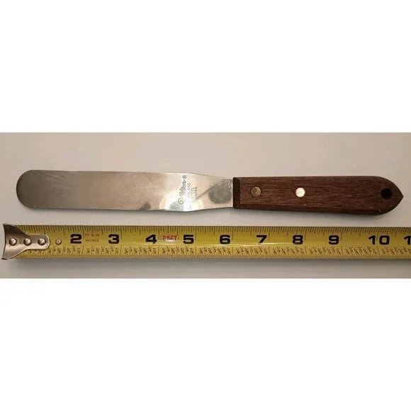 Wilton Icing Spatula 10 in Stainless Steel Blade with Wooden Handle Silver