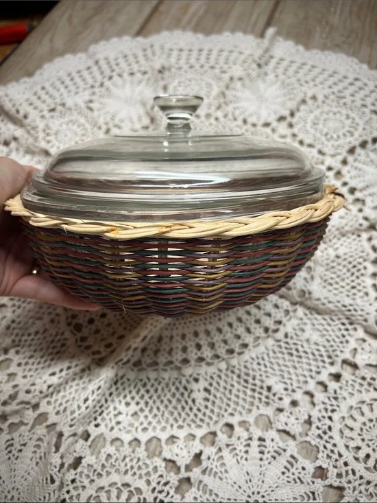 VINTAGE PYREX casserole dish with basket