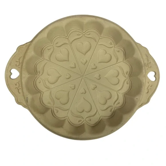 Brown Bag Cookie Art Heart Cookie‎ Mold Pan Stoneware Baking Dish