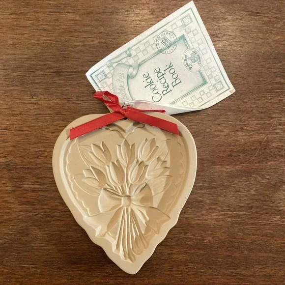 Vtg 1989  BROWN BAG COOKIE MOLD‎ - Bouquet of Tulips- EXCELLENT New with tag.