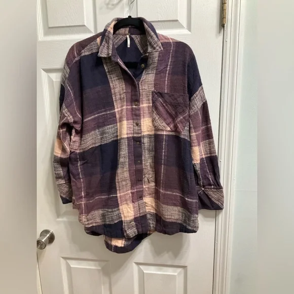Free People‎ Women’s Plaid  oversized  Granola Girl Shirt Purple and Cream Sz XS