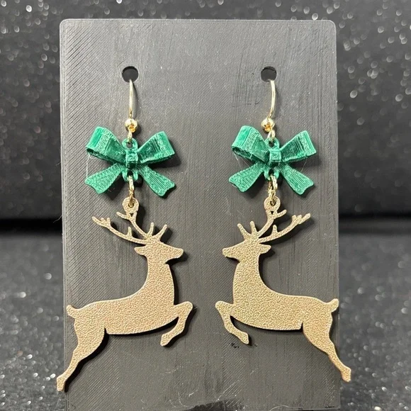 🦌 Reindeer Earrings with Green Bow & Gold Accents 💚