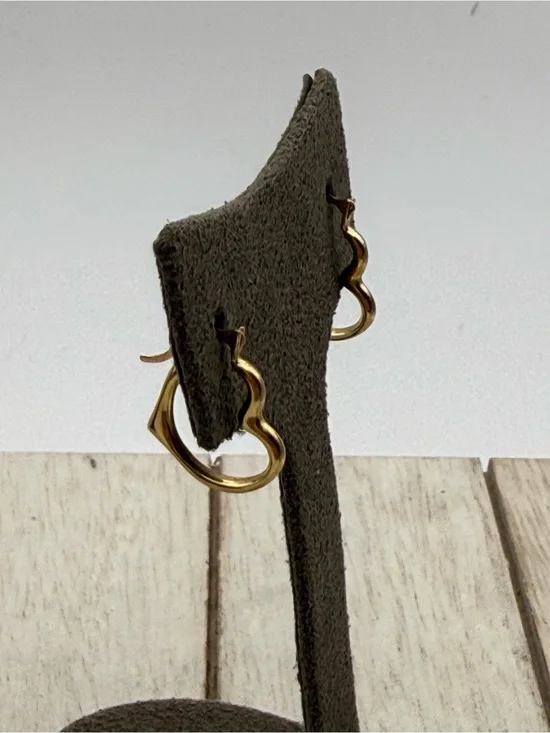 14k Gold Twisted Heart Hoop Earrings - Women's Jewelry