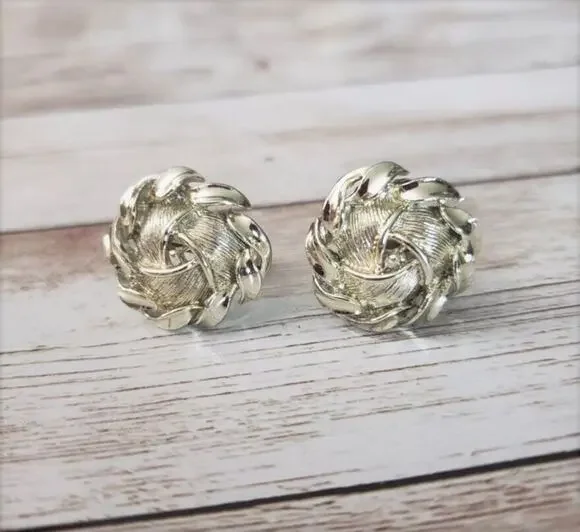 Vintage Lisner Screw On Earrings - Fancy Circular Light Gold Tone