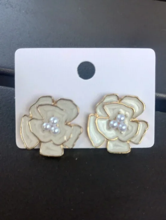 Pearl Accent Center Cream Flower Stud Earrings