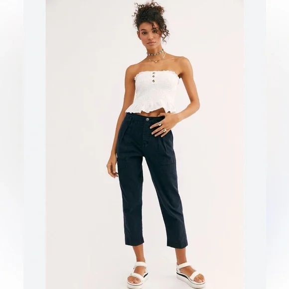 Free People Boyfriend Chino Pant Buttonfly Navy size 6