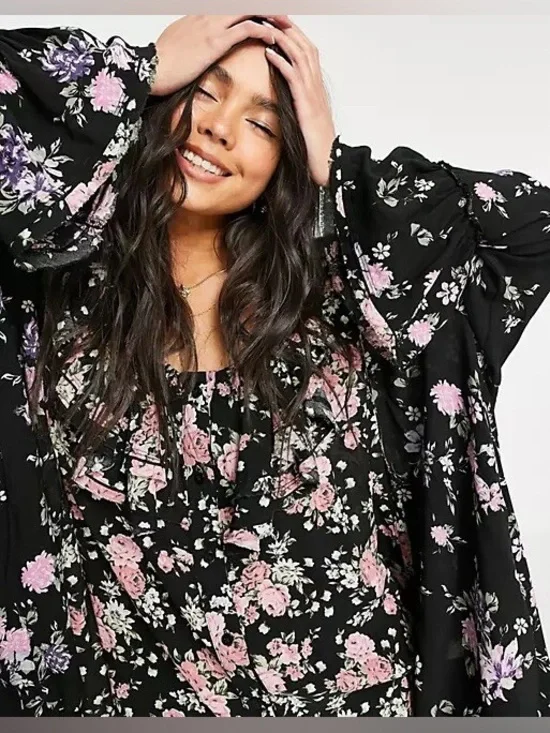 Free People Floral Ruffle Tunic Blouse Medium Black Boho Bell Sleeve