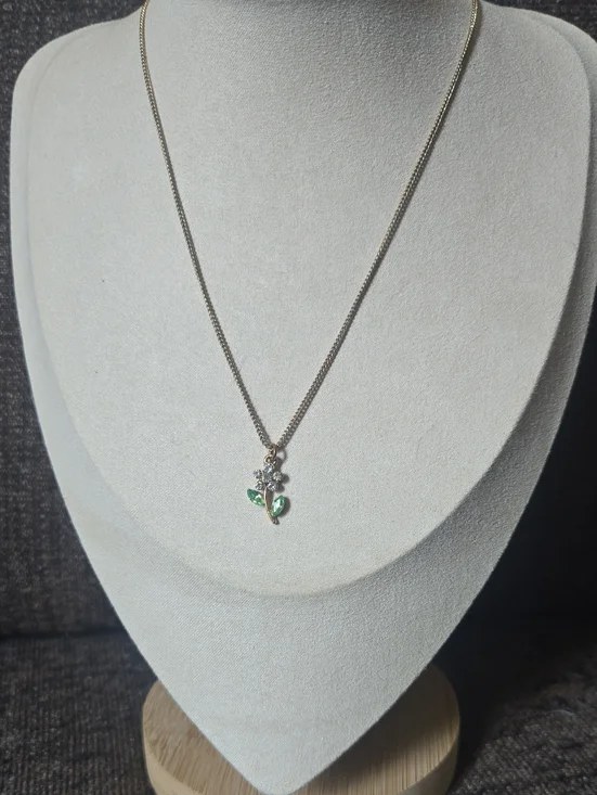 Vintage Gold Tone Floral Pendant Necklace with Green Crytsal Leaves Dainty 💫