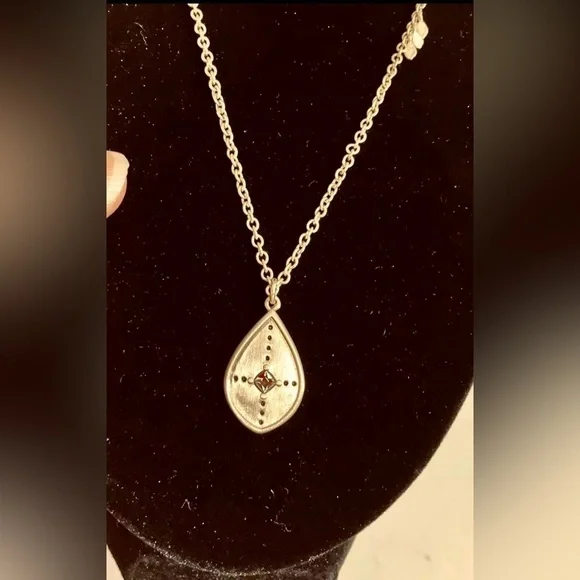 💫 SILPADA WEEKENDER Gold Pendant Made w/ Swarovski Crystal K&R Necklace Classy