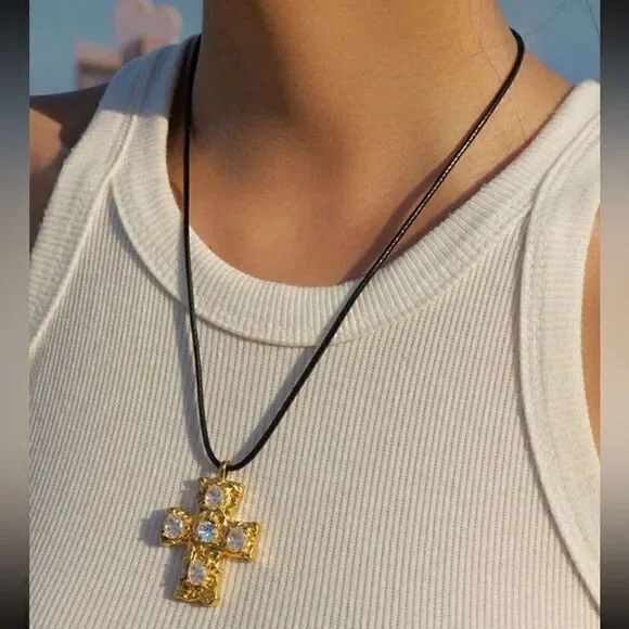 vintage cross necklace N469
