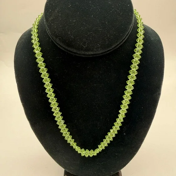 Handmade Lime Green Crystal Bicone Beaded Necklace Vintage Style‎ 17.5 Inch