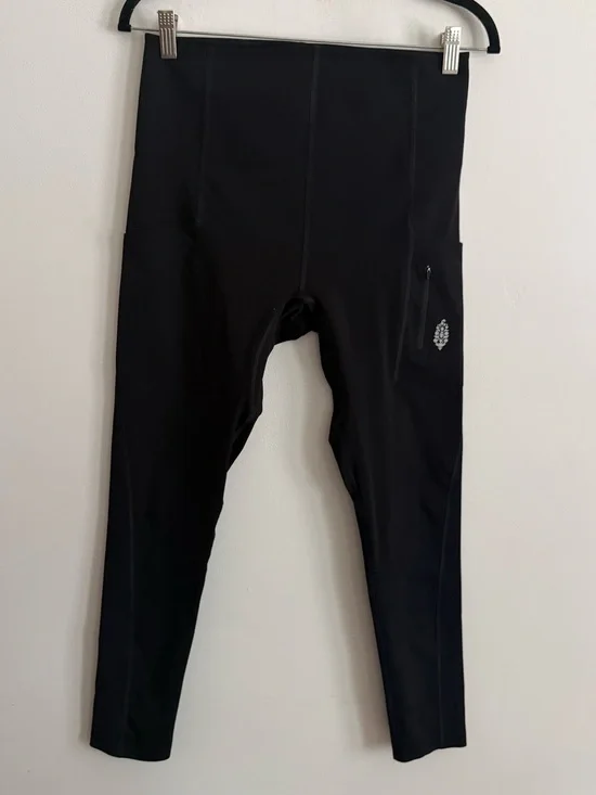 FP Movement Black High Rise Crop Leggings Side Zip Pocket Women’s M Athletic