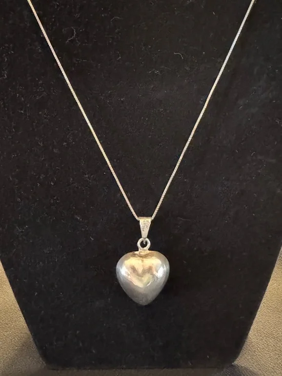 Vintage Mexico 925 Sterling Silver Puffy Jingle Heart Pendant Necklace