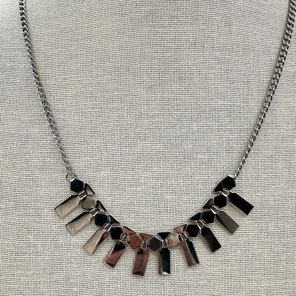 Vintage‎ Y2K Silver Tone Geometric Fringe Bib Necklace Women's Classic Jewelry