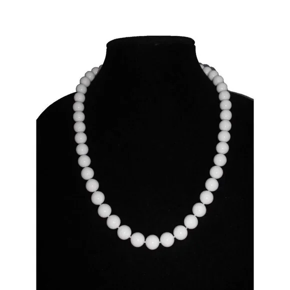 White Plastic Celluloid Beaded Necklace Twist Clasp Closure vINTAGE