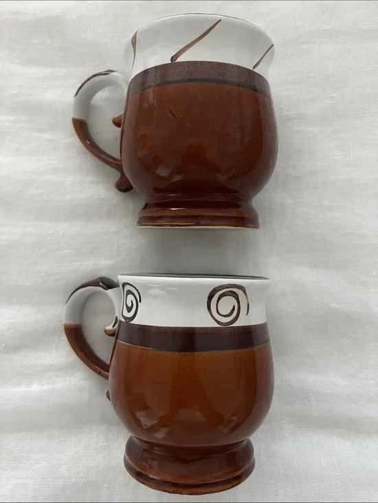 Set of Two Vintage Stoneware Ceramic 4”Mugs with Dark Brown Rim and Handles