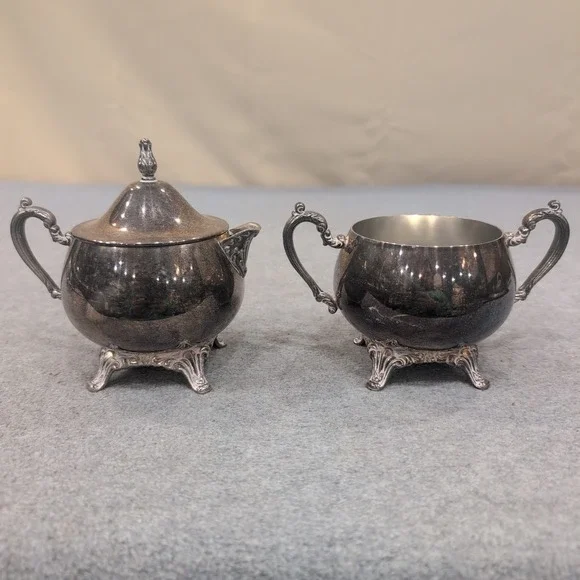 Oneida Silver Plated‎ Footed Cream and Sugar Set with Lid USA Vintage