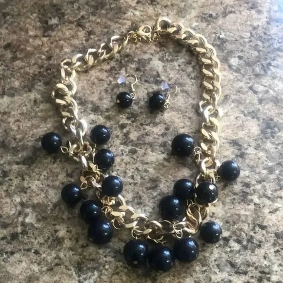 Bunchy Black Bead Bib women Necklace on Gold tone‎ Chain with matching earrings