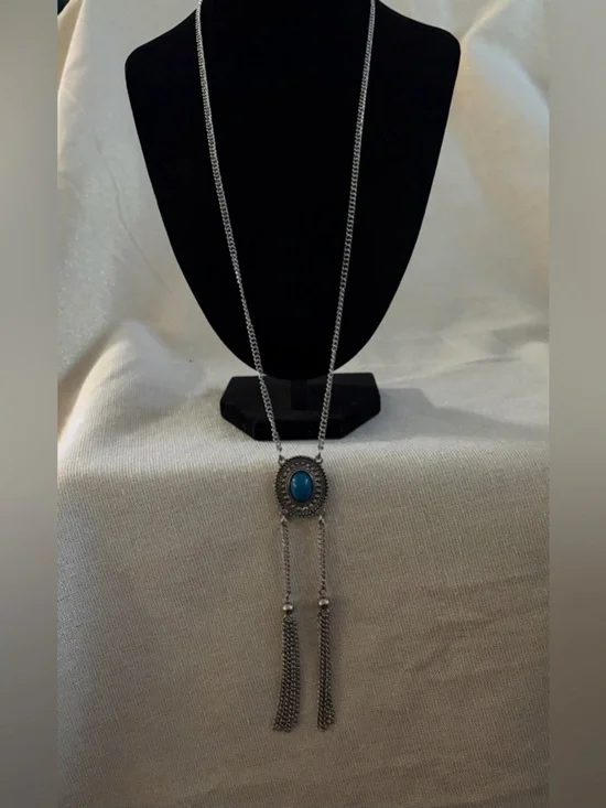 Vintage Silver-Tone Lariat Necklace with Teal Stone Pendant
