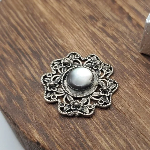 Pendant strings through lace‎ pendant midnight moon