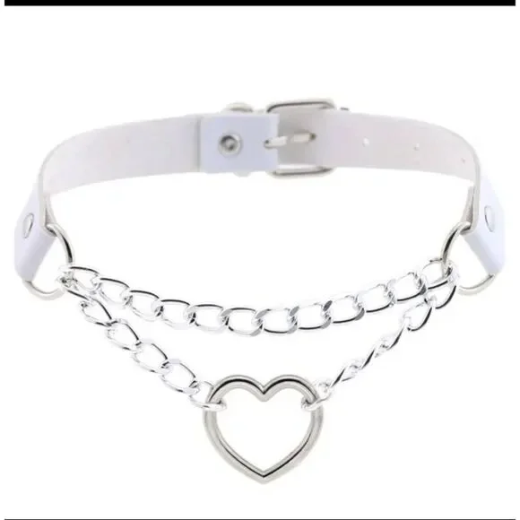NWOT  White Heart Choker Collar Necklace