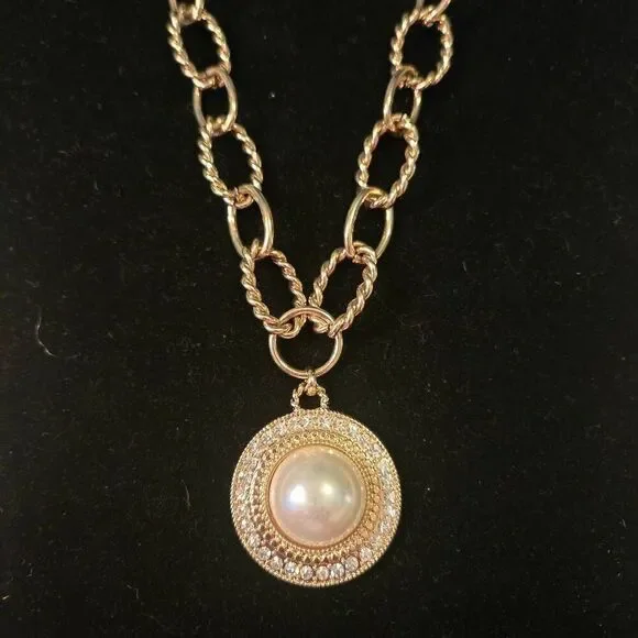 NWOT Gold Chain Pearl + Rhinestone Pendant Necklace