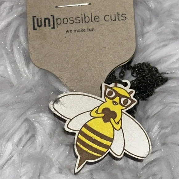 Unpossible cuts Nerdy Heart Bumblebee Bee wooden necklace‎ NWT