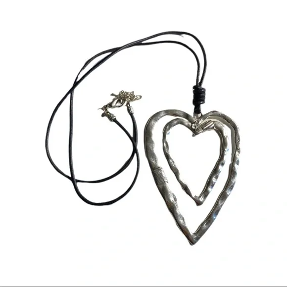 Hammered Silver Tone Double Heart Pendant Black Cord‎ Statement Necklace Boho