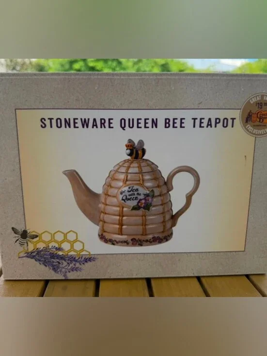 Stoneware Queen Bee Teapot NIB