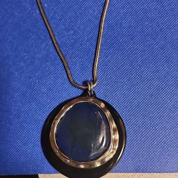 Elegant Blue and Silver Toned Pendant Necklace...24 Inch+